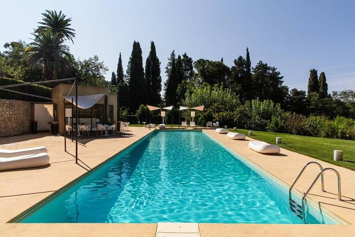 Location de vacances pour 3 personnes, avec Balcon et Terrasse ainsi que Jardin et Piscine à Enna