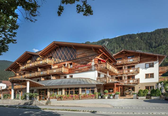 Hotel für 2 Personen, mit Sauna und Pool sowie Ausblick und Garten in Ried im Oberinntal