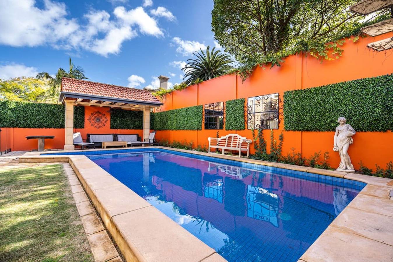 Beautiful 2 story Manor close to beach and all in Adelaide, South Australia