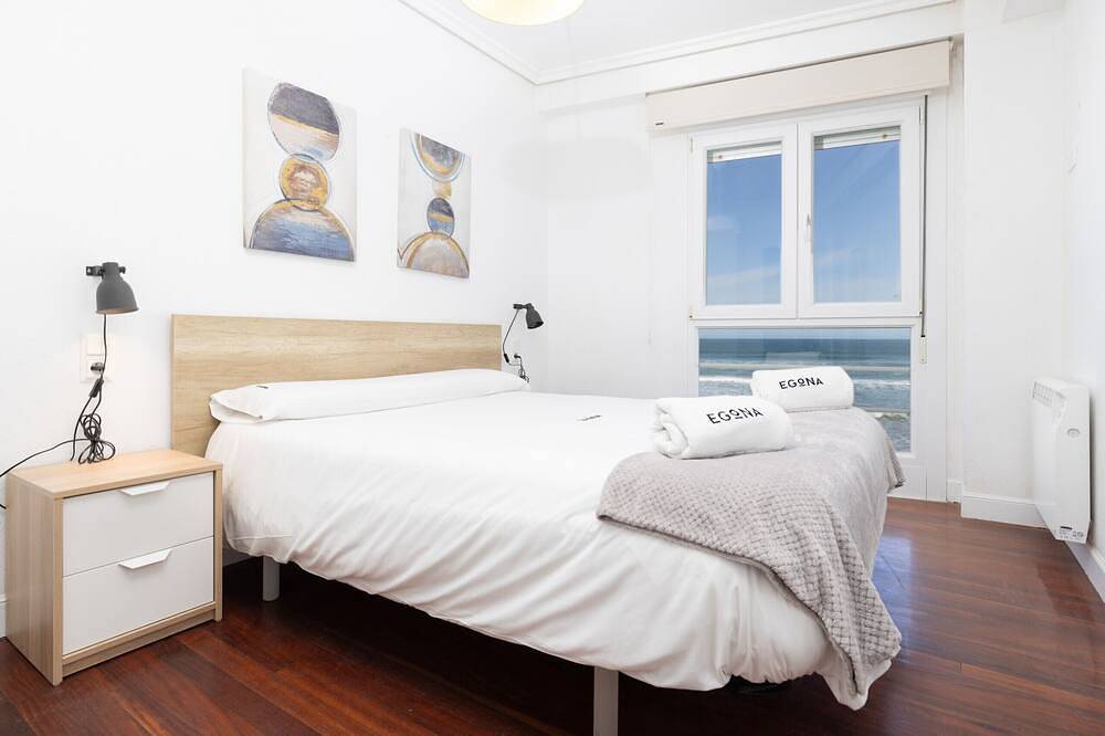 Entire apartment, Apartment Bañeru 3-3 - First line of beach - Zarautz in Zarauzko hondartza (Zarautz), Zarautz