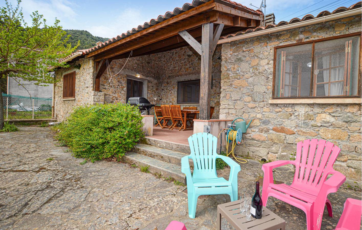 Moderno apartamento con parking, terraza y aire acondicionado en Popolasca (300m del centro de la ciudad) in Popolasca, Parc naturel régional de Corse