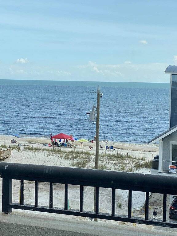 Vacation rental for 7 people, with pool and balcony in Mexico Beach (FL)