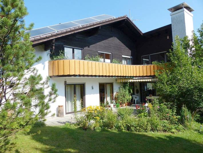 Ferienwohnung für 4 Personen, mit Balkon und Terrasse sowie Garten und Ausblick