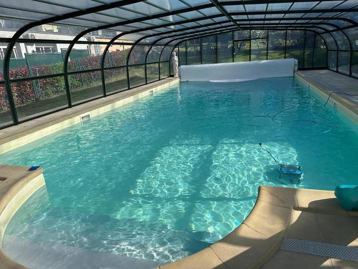 Gîte pour 4 personnes, avec Balcon et Terrasse ainsi que Jardin et Piscine dans Camblain-Châtelain