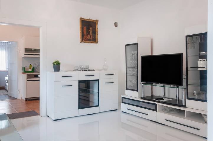 Appartement entier, Appartement confortable pour 5 pers., près du parc d’expo et Playmobil Funpark in Heilsbronn, Romantische Straße