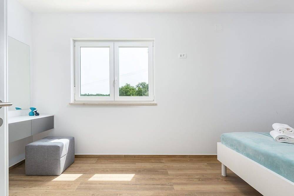 Charming Villa Audrey with an outdoor pool in Umag, Umaška regija