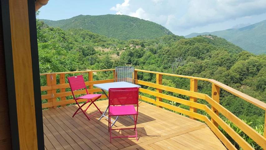 Gîte pour 6 personnes, avec Terrasse ainsi que Jardin et Vue à Zicavo