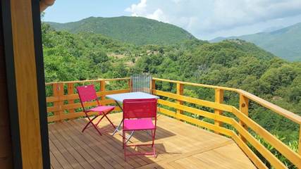 Maison de campagne pour 6 personnes, avec terrasse ainsi que jardin et vue à Zicavo