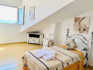 Holiday Letting for 6 People in Playa Carrer La Mar, el Campello, Photo 2