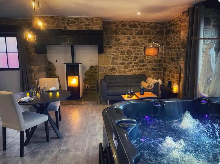 Gîte pour 2 personnes, avec jacuzzi et terrasse à Saint-Maden