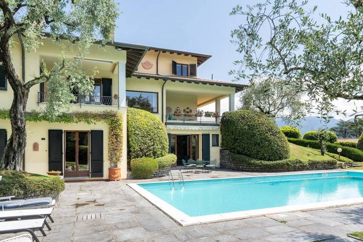 Location de vacances pour 10 personnes, avec balcon et vue à Lenno - 3