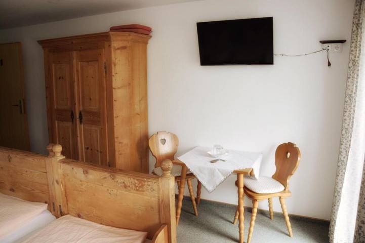 Ferienwohnung für 2 Personen, mit Balkon und Garten sowie Seeblick und Ausblick in Schwangau - 2