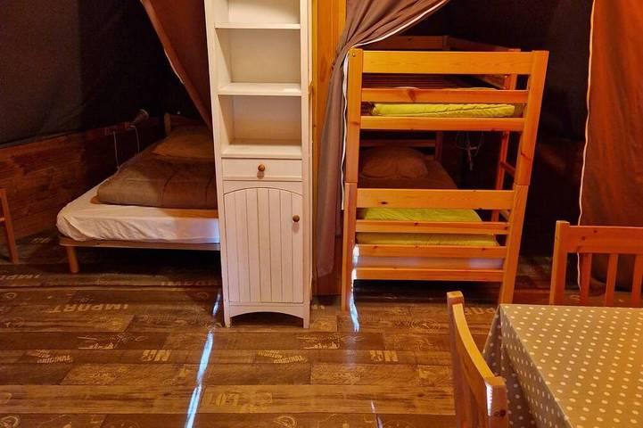 Gîte pour 9 personnes, avec terrasse ainsi que piscine et jardin, animaux acceptés dans Le Clerjus - 2