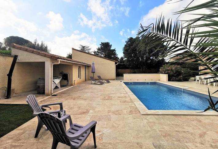 Location de vacances pour 8 personnes, avec jardin ainsi que piscine et terrasse à Grillon - 3