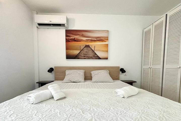 Gîte pour 4 personnes, avec piscine ainsi que terrasse et jardin dans Plage de Folle Anse - 3