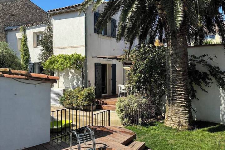 Location de vacances pour 10 personnes, avec terrasse et jardin à Peyriac-de-Mer