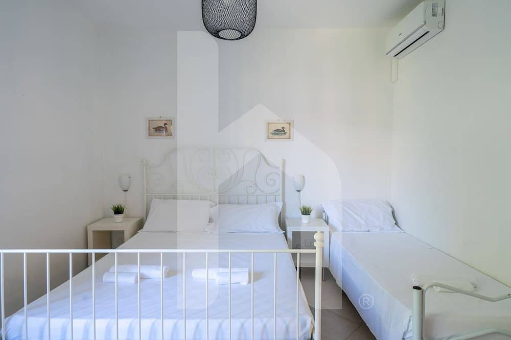 Apartamento entero, Homiday - Via Gramsci Azzurro, Three-room apartment with terrace in Pineto, Costa Adriatica Abruzzo