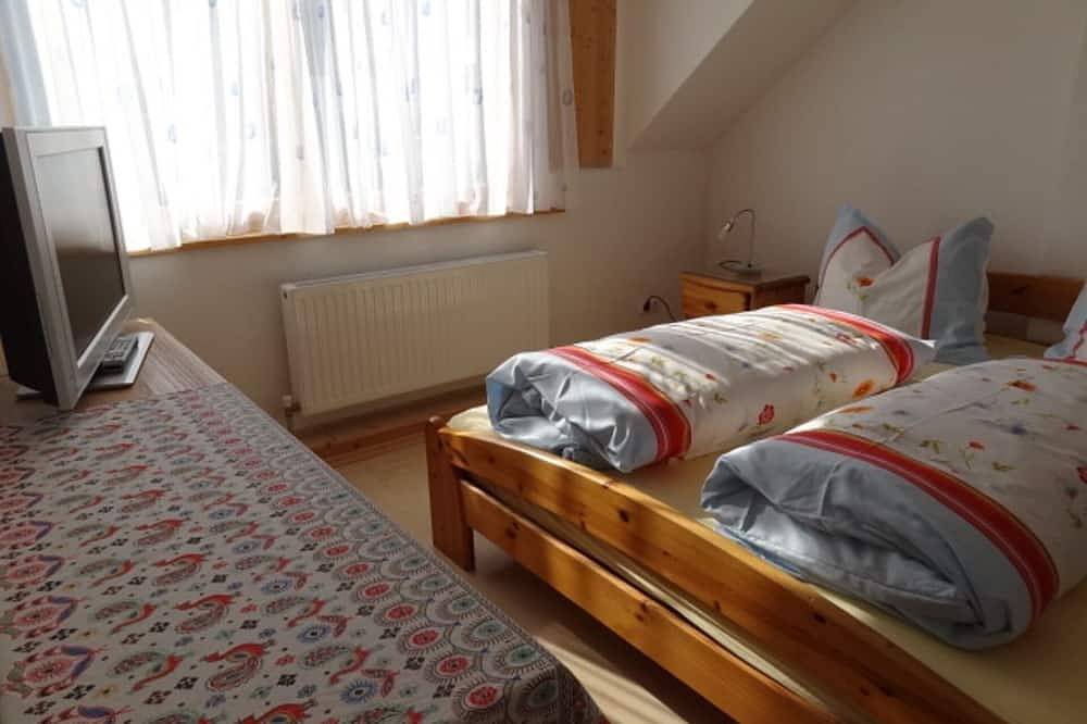 Ganze Wohnung, Ferienwohnung mit Balkon am Stücklbach in Altmünster, Traunviertel