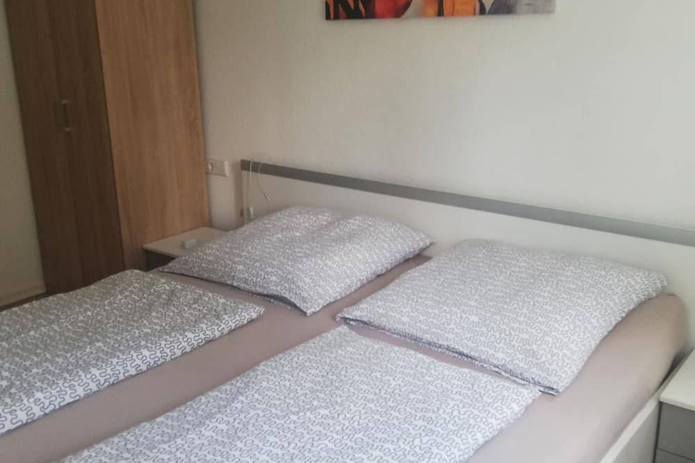 Ganze Wohnung, Ferienwohnung am Bodensee mit Wintergarten, Garten mit Grillhaus bis 6 Person. in Oberuhldingen, Uhldingen-Mühlhofen