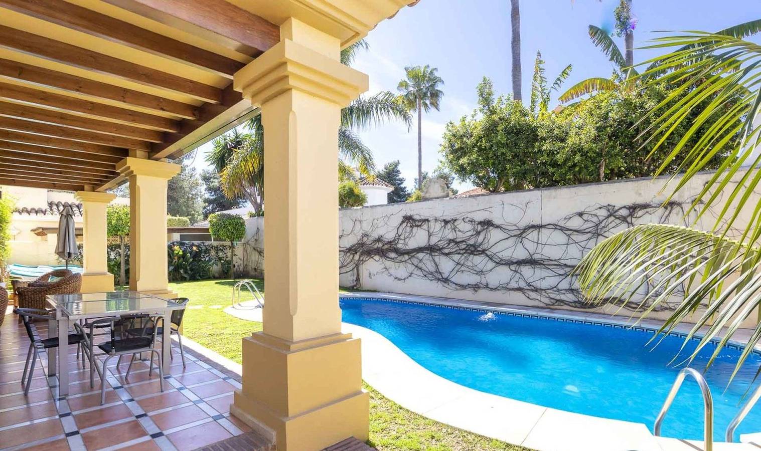 Chalet para 8 personas con terraza in Marbella West, Marbella