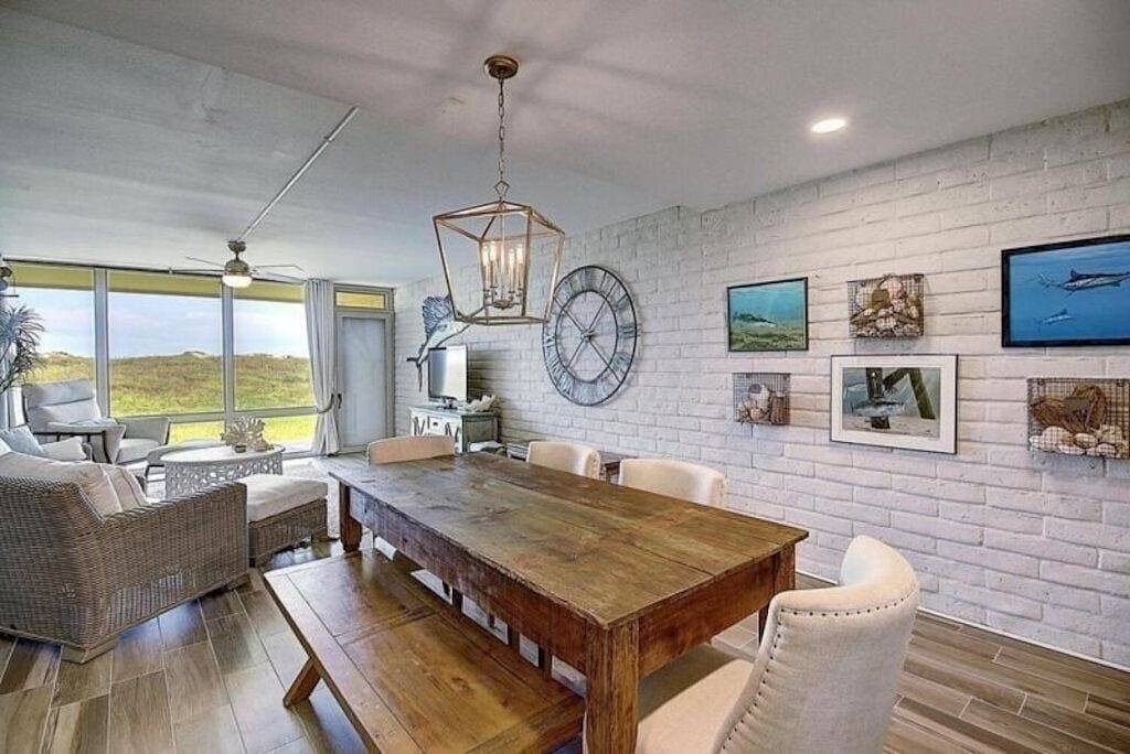 Ganze Wohnung, Seas the Day • Beachfront Condo • First Floor • Steps to Boardwalk • Pools in Port Aransas, Mustang Island