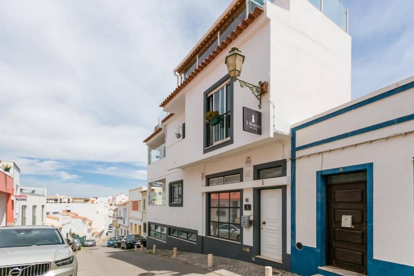 Camera 'Maria' con terrazza condivisa, Wi-Fi e aria condizionata in São Sebastião, Lagos