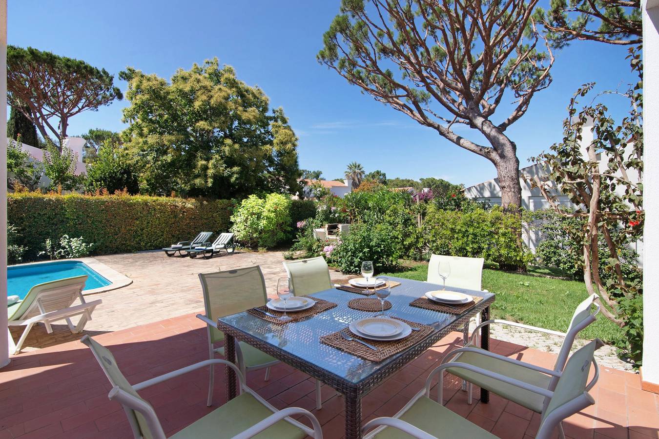 Villa 'Lynn - Quadradinhos' with Private Pool, Terrace, and Wi-Fi in Vale do Lobo, Almancil