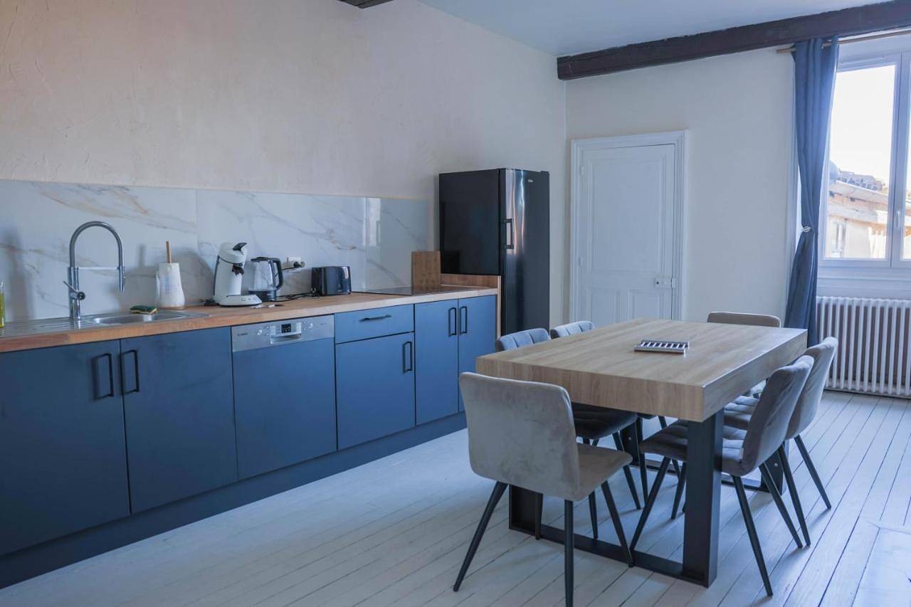 Appartement entier, One-Bedroom Apartment with City View in Pont-de-Vaux, Région de Bourg-en-Bresse