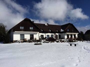 Maison d’hôte pour 2 personnes, avec terrasse et vue ainsi que piscine et jardin, animaux acceptés à Nové Hutě