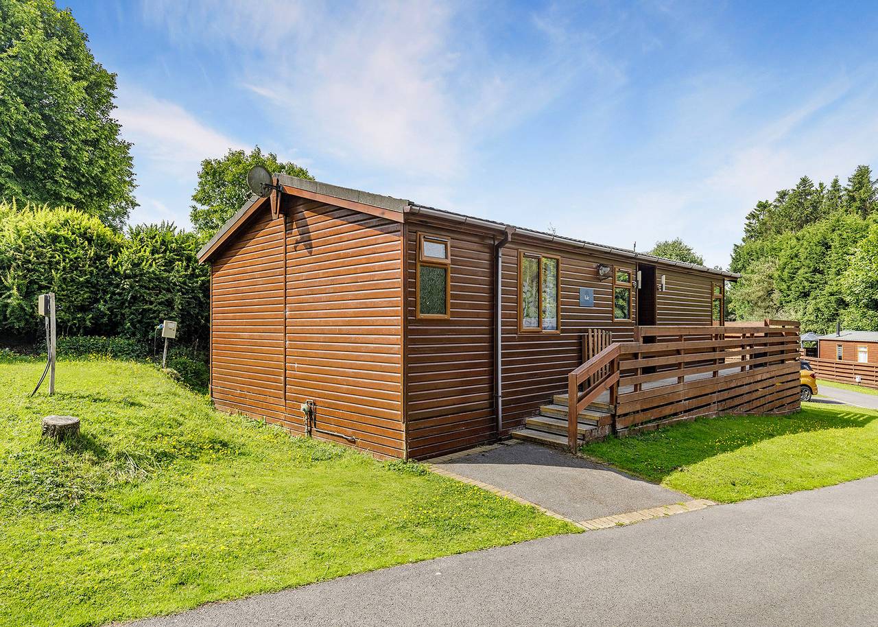 Bakewell Deluxe Lodge Pet Friendly in Staffordshire