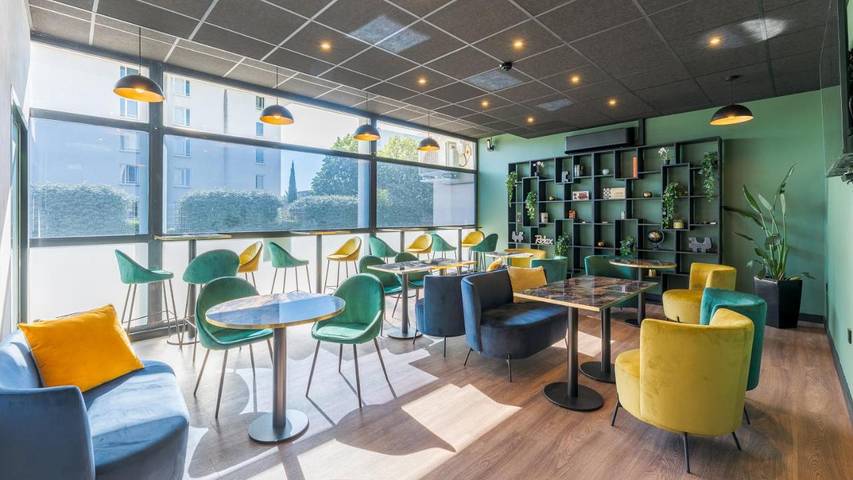 Hôtel pour 4 personnes, avec terrasse à Meyzieu - 4