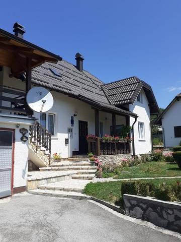Maison d’hôte pour 2 personnes, avec terrasse et jardin dans Poljanak