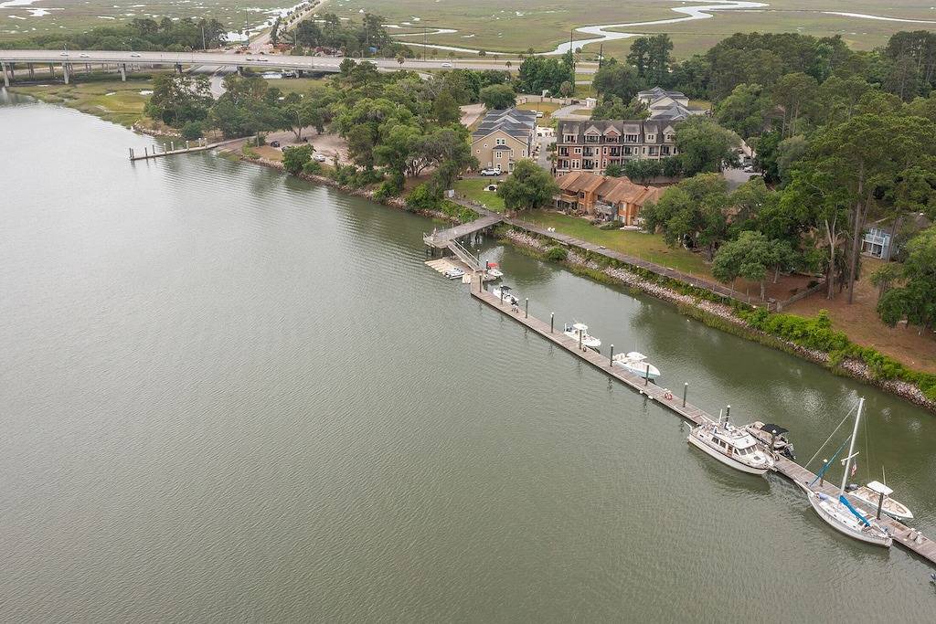 Ganze Wohnung, Charming Coastal Casa on Beaufort's Battery Creek in Port Royal, Parris Island