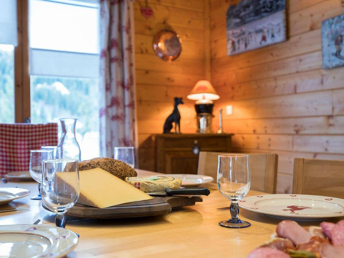 Chalet (10 Adults) in La Tania, La Perrière