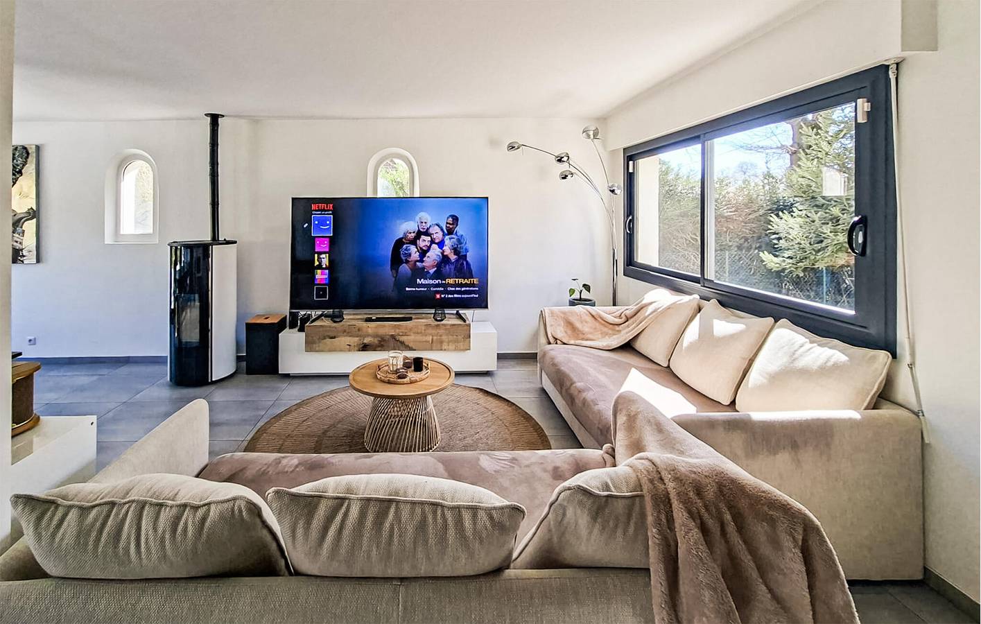 Charmante 2-Zimmer-Wohnung mit Pool und Garten in der Nähe des Stadtzentrums von Villecresnes in Yerres, Essonne