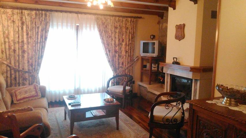 Casa rural para 6 personas, con vistas además de jardín y vistas al lago en Parque Regional de la Montaña de Riaño y Mampodre - 4