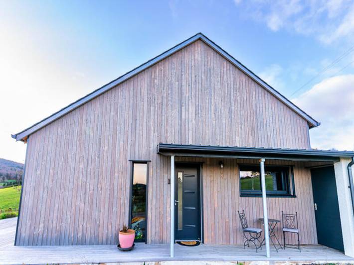 Gîte pour 5 personnes, avec terrasse ainsi que piscine et jardin dans Le Buisson - 2