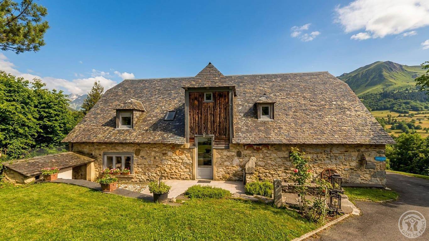 Casa de huéspedes para 8 personas con terraza in Sireix, Parque nacional de los Pirineos