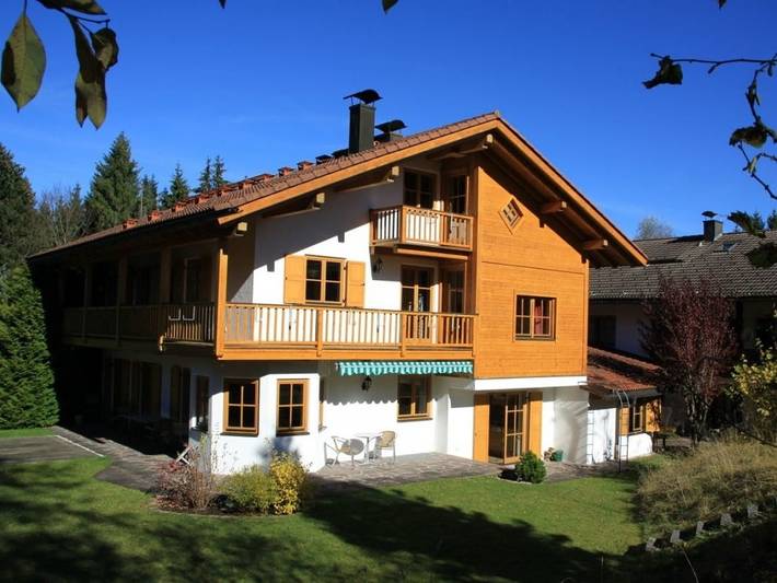 Ferienhaus für 6 Personen, mit Ausblick und Sauna sowie Garten in Krün