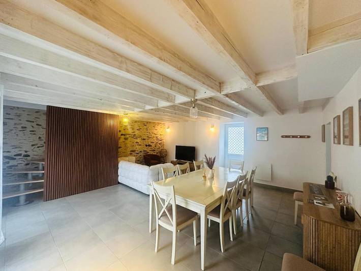Location de vacances pour 7 personnes, avec terrasse et jardin à Mouilleron-le-Captif - 4