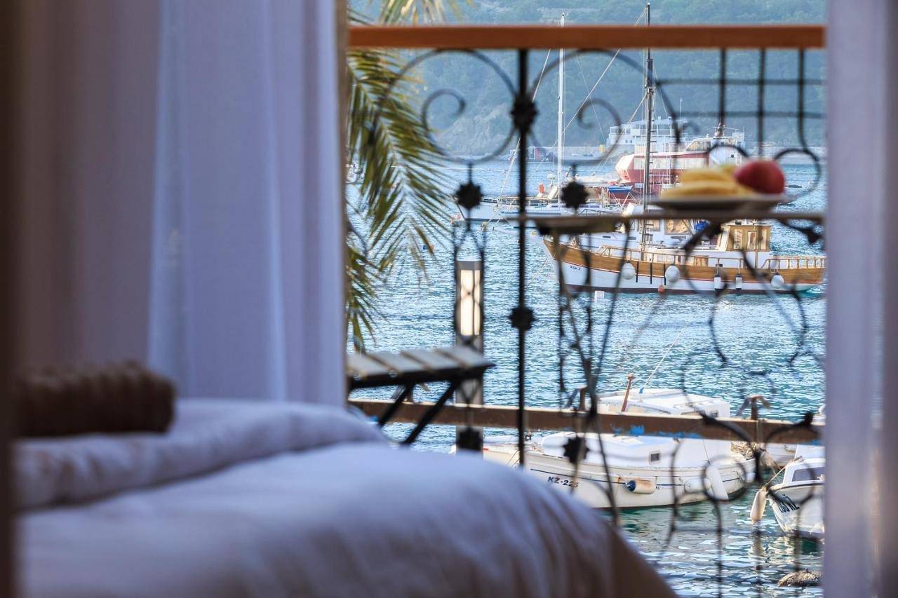 Double Room with Balcony and Sea View in Komiža, Split-Dalmatie