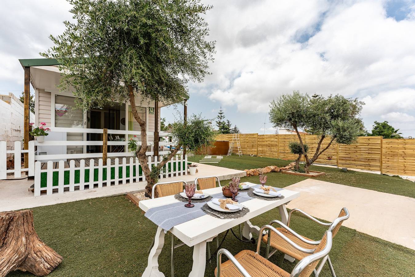 Bungalow "Villa Aleo Solo Familias" avec vue sur la montagne, Wi-Fi et climatisation in Pinos de Alhaurín, Alhaurín de la Torre