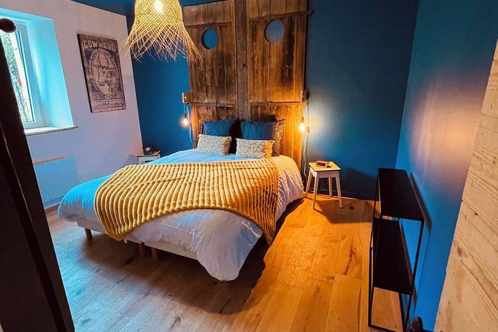 Location de vacances pour 13 personnes, avec jardin, animaux acceptés à Granges-Narboz