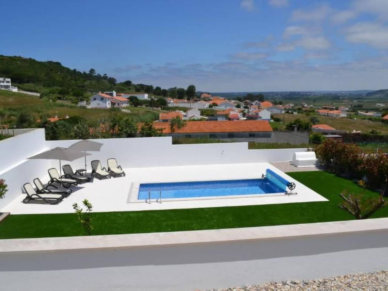Neue moderne Villa mit privatem Pool in Nazaré, Leiria District
