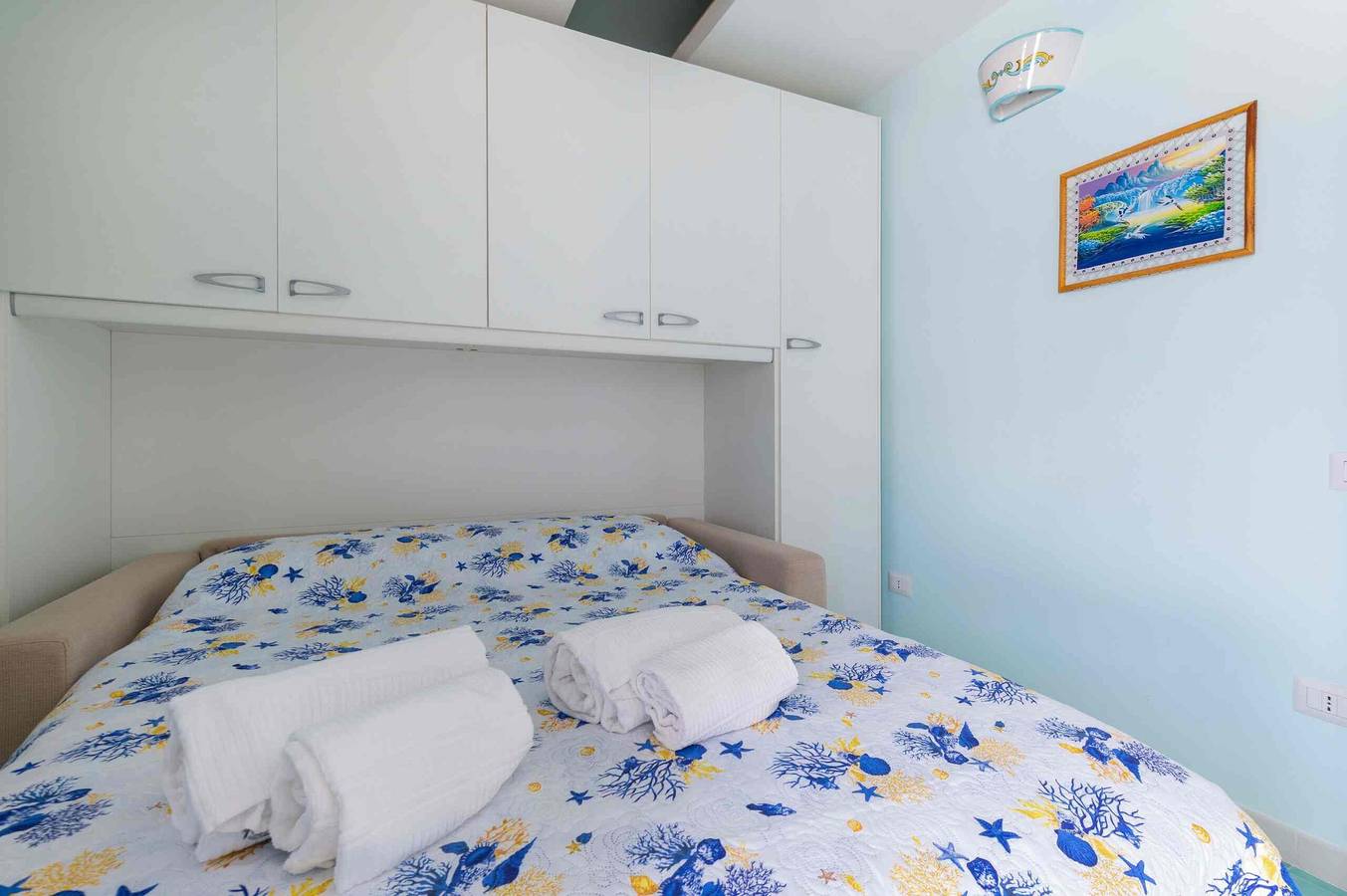 Entire apartment, Apartment 'La Terrazza Di Zia Pa'' with Sea View, Wi-Fi and Air Conditioning in Sorrento, Sorrento Coast