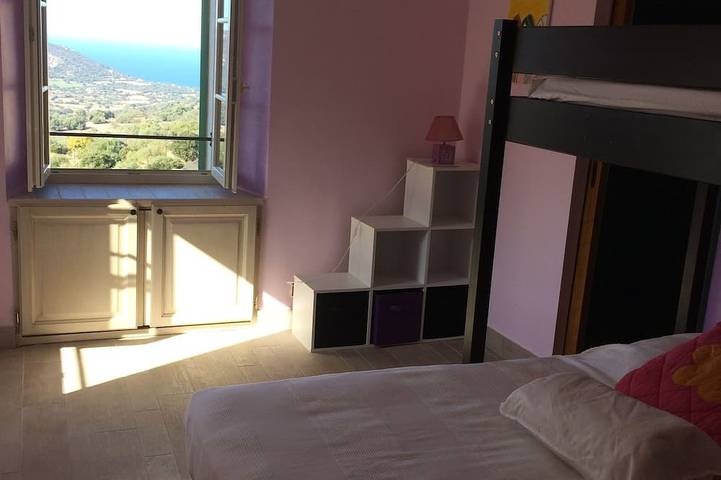 Location de vacances pour 6 personnes, avec balcon et jacuzzi à Aregno - 2