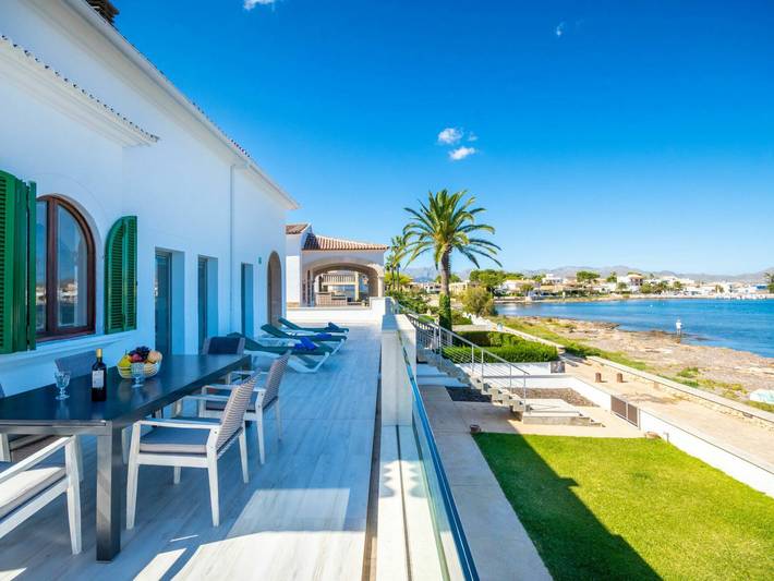 Beach house for 10 people, with Balcony and Terrace as well as Garden in Majorca