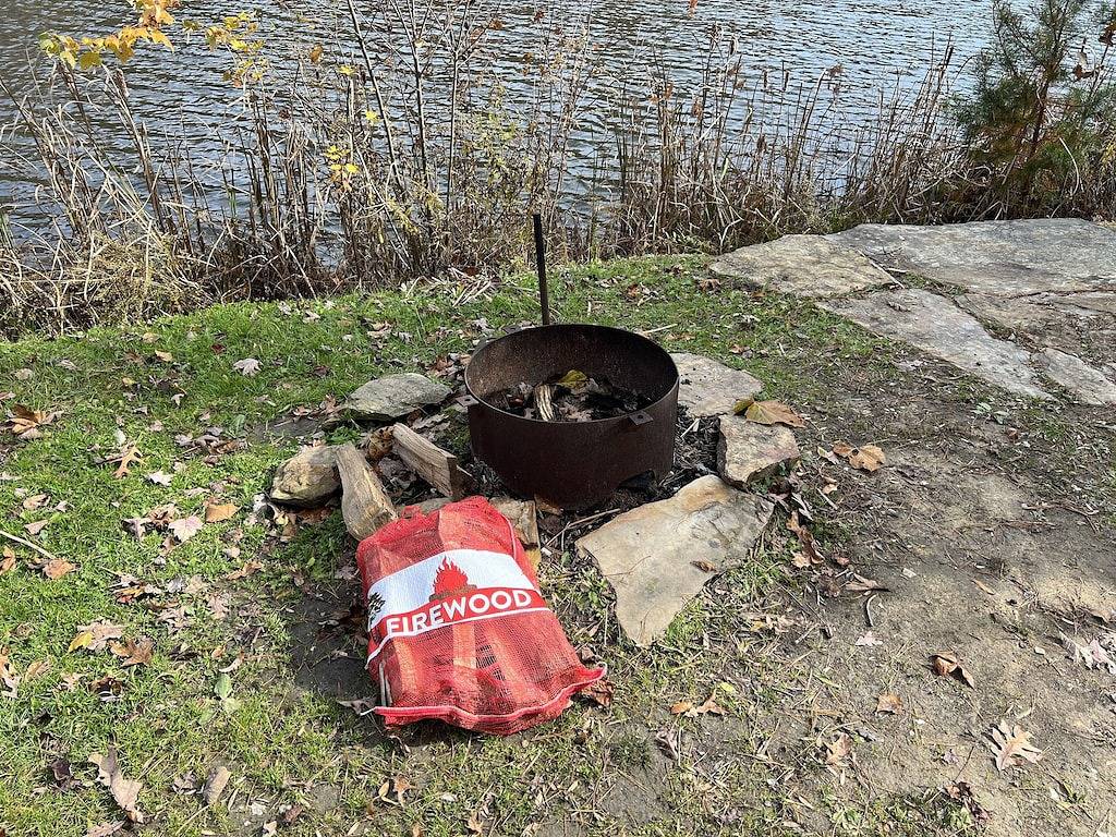 Neue, 3-stöckige Hütte mit großem Hobbyraum mit Whirlpool, neben einem 7 Hektar großen See! in Daniel Boone National Forest