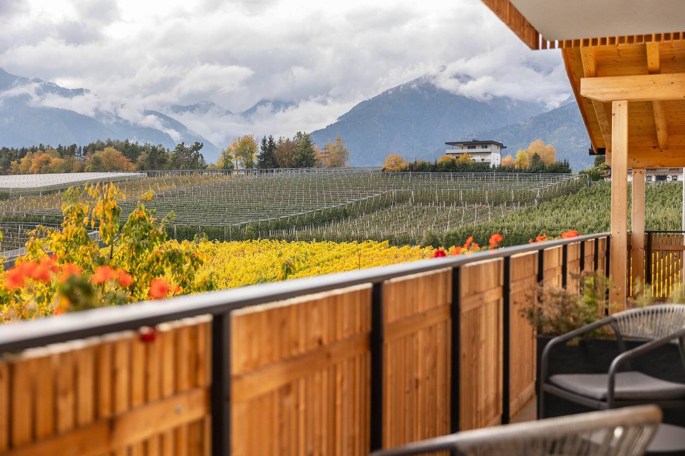 Ganze Wohnung, Ferienwohnung 'Linderhof Panorama Balkon' mit Bergblick, Gemeinschaftspool und Wi-Fi in Natz, Natz-Schabs