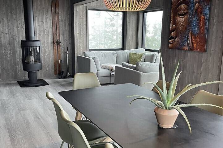 Gîte pour 7 personnes, avec Jacuzzi et Sauna dans Bø